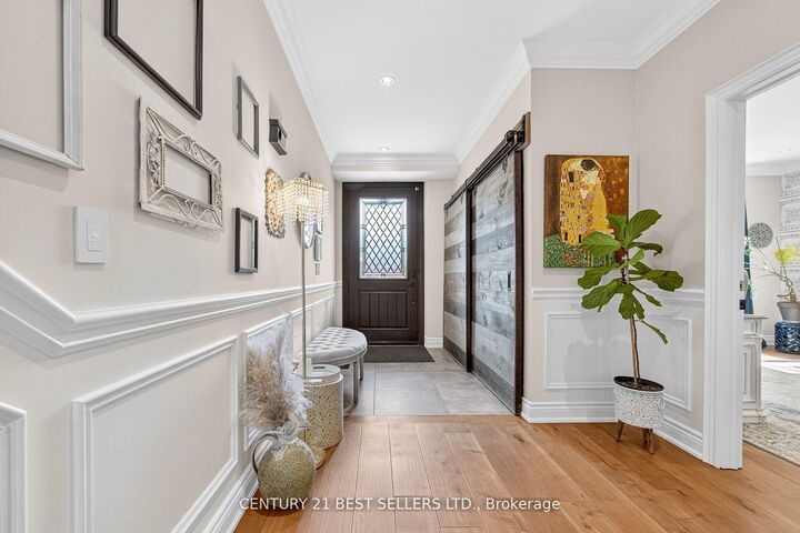 Property Photo: 28 Wingrove Hill ON M9B 2C6