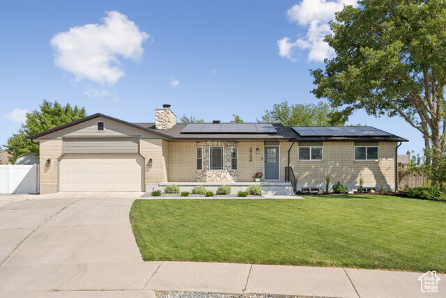 Property Photo: 2104 W Champagne Cir UT 84129