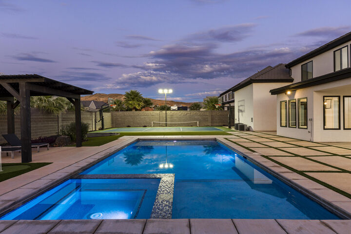 Property Photo: 697 E Margarita Way UT 84780