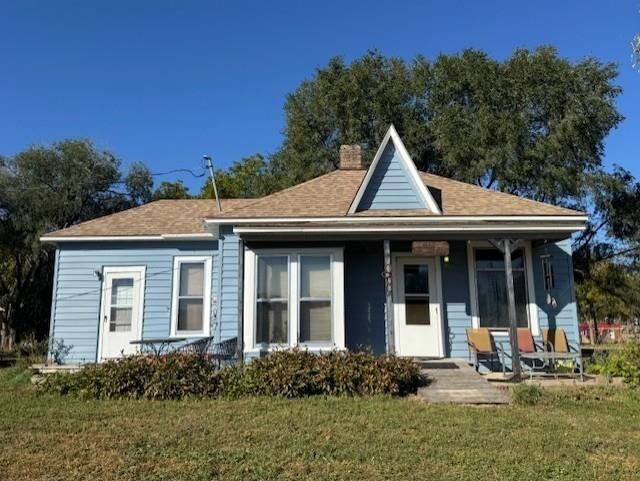 Property Photo:  811 Cedar St.  SD 57062 