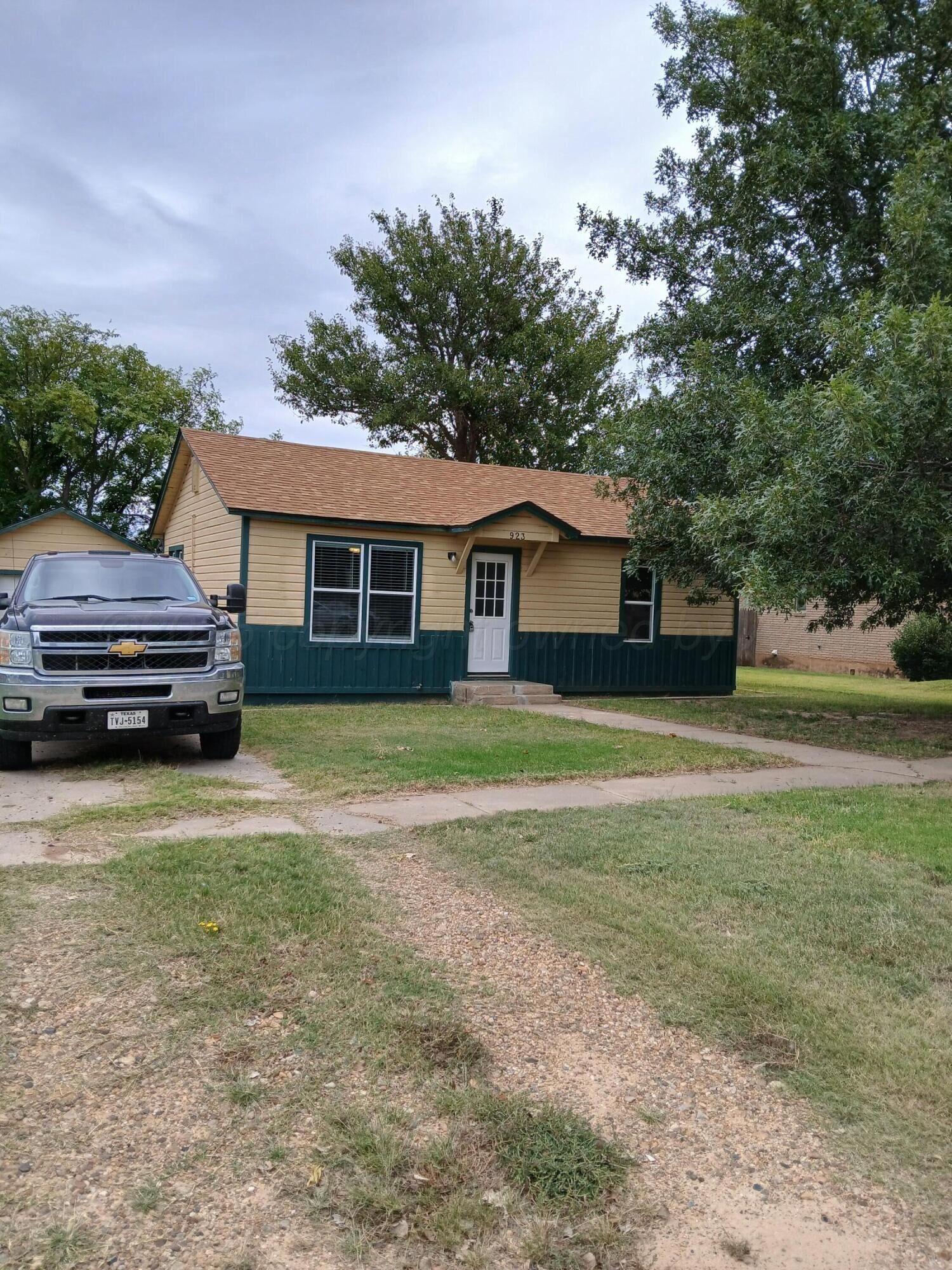 Property Photo:  923 Williams Avenue  TX 79083 