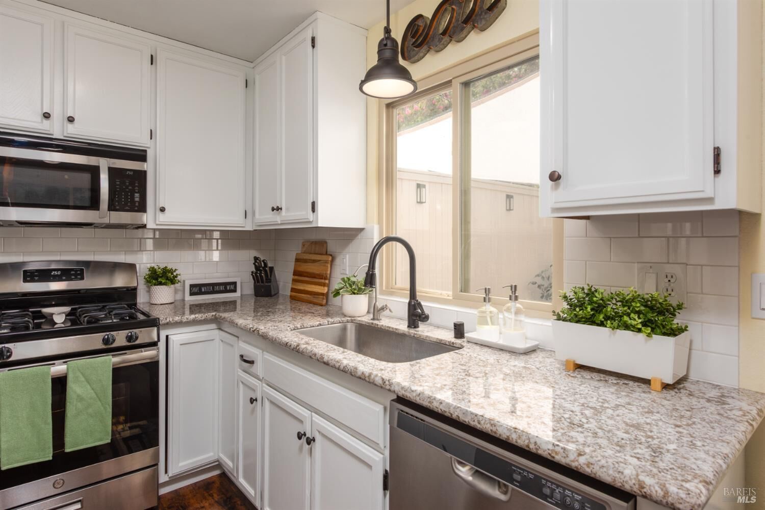 Property Photo:  2734 Lakeview Drive  CA 95405