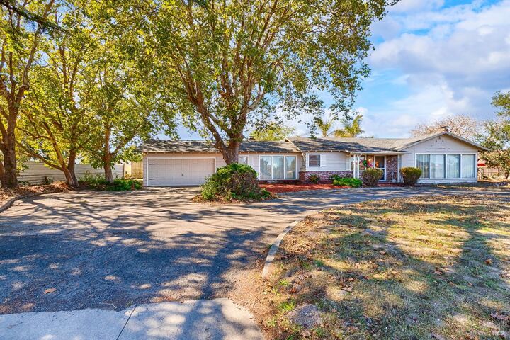 Property Photo: 2085 Fulton Road CA 95403
