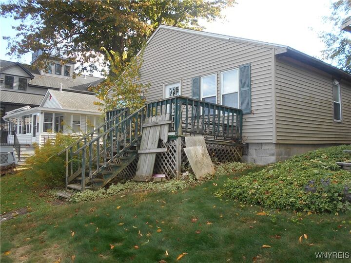 Property Photo: 242 Broad Bay Circle NY 14101
