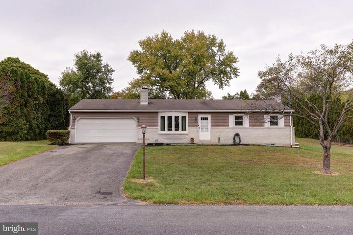 Property Photo: 1650 Hicks Drive PA 17018