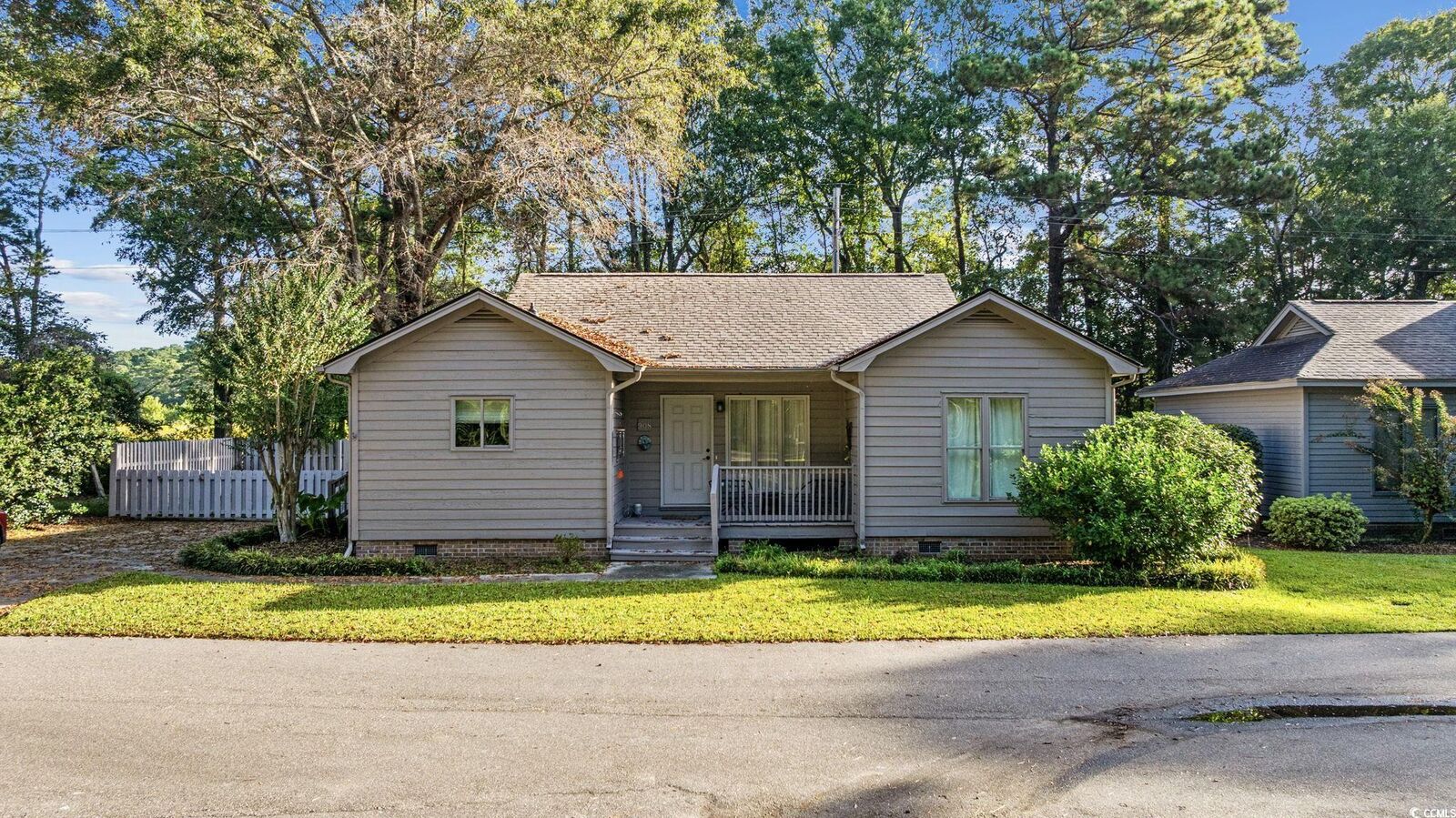 Property Photo:  908 Prince William Ct.  SC 29576 