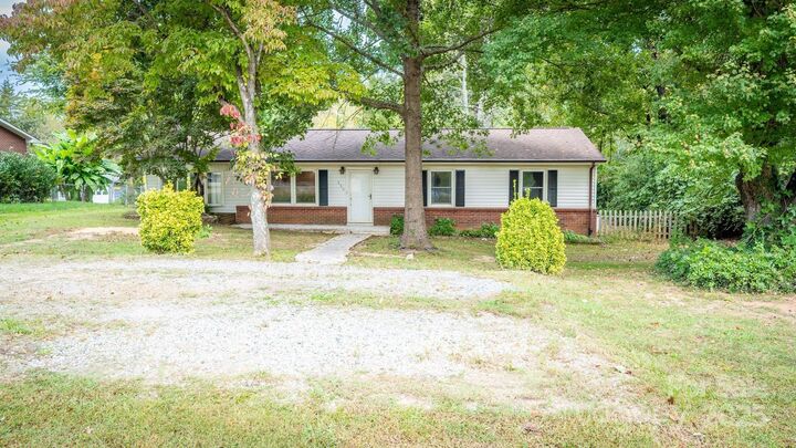 Property Photo: 550 Brumley Road NC 28115