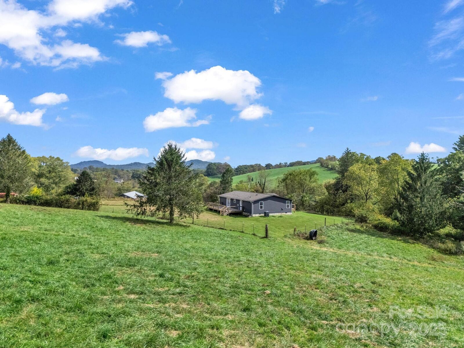 Property Photo: 128 Cook Lane NC 28759