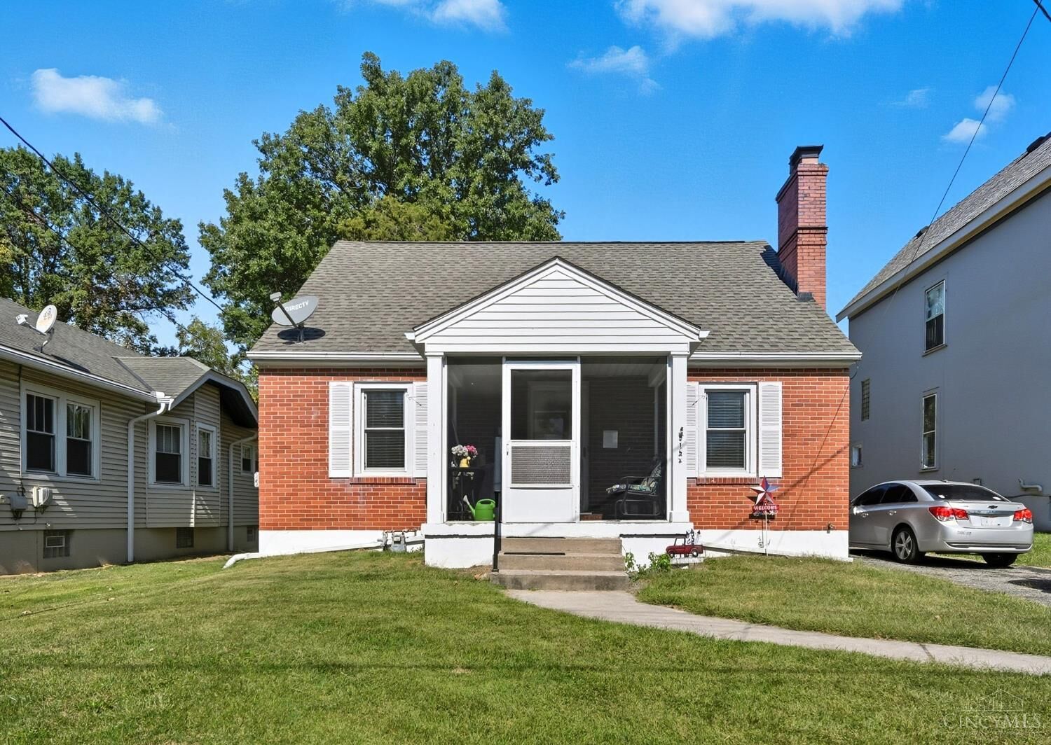 Property Photo: 162 Ridgeway Road OH 45216