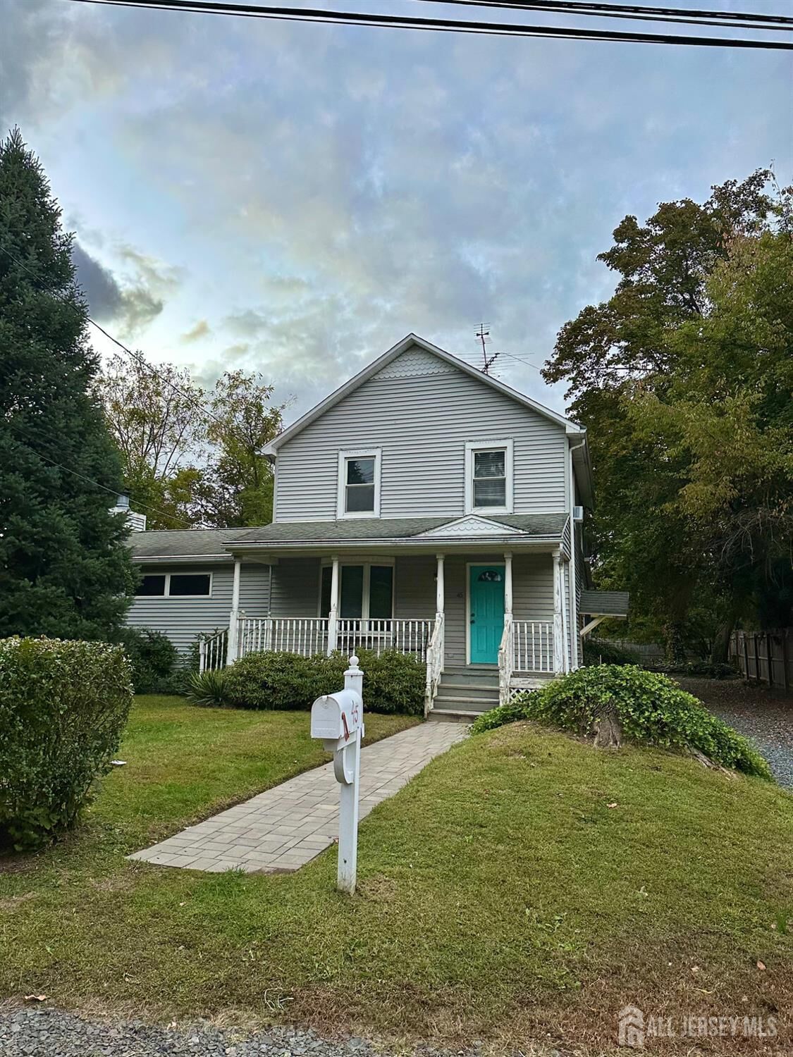 Property Photo:  45 Old New Road  NJ 08852 