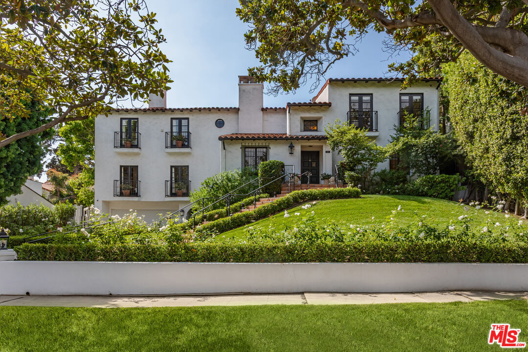 Property Photo: 365 Comstock Ave CA 90024