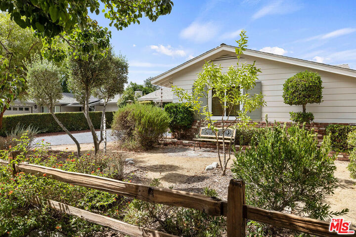 Property Photo: 7749 Nita Ave CA 91304