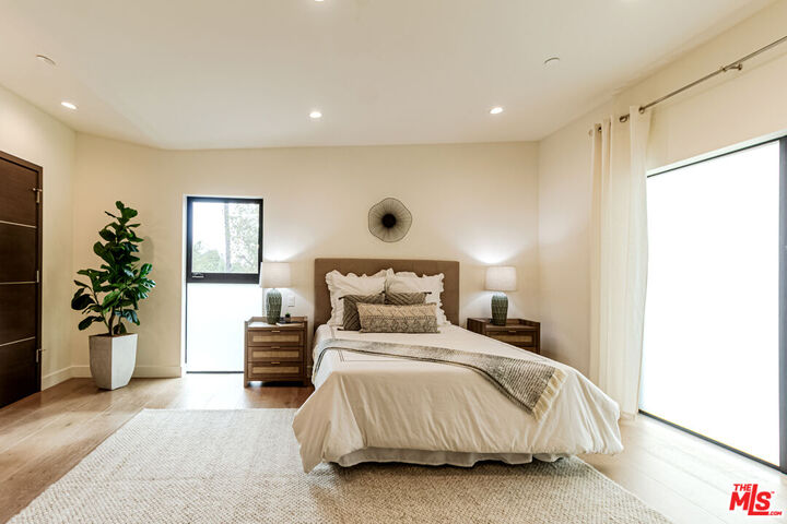Property Photo: 4801 Carpenter Ave CA 91607