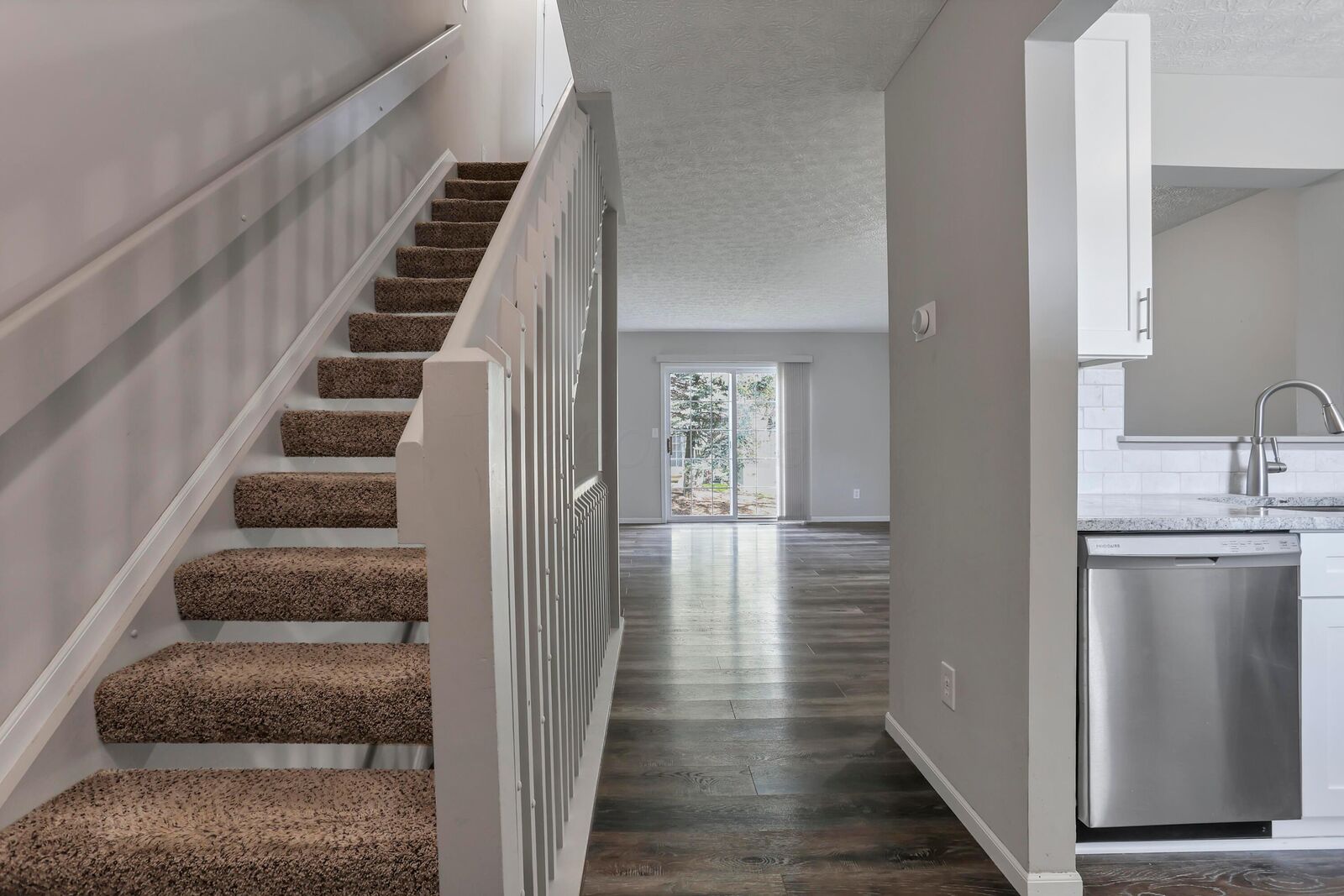 Property Photo:  9170 Parkbury Lane  OH 43035 