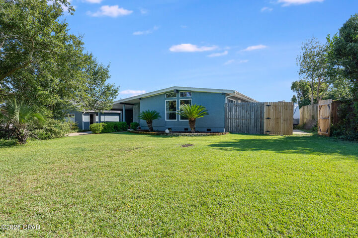 Property Photo: 8 Harvard Circle FL 32405