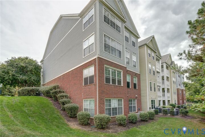 Property Photo: 734 Bristol Village Drive 305 VA 23114