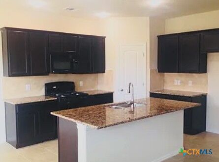 Property Photo: 4532 Chestnut Meadows Bend TX 78626