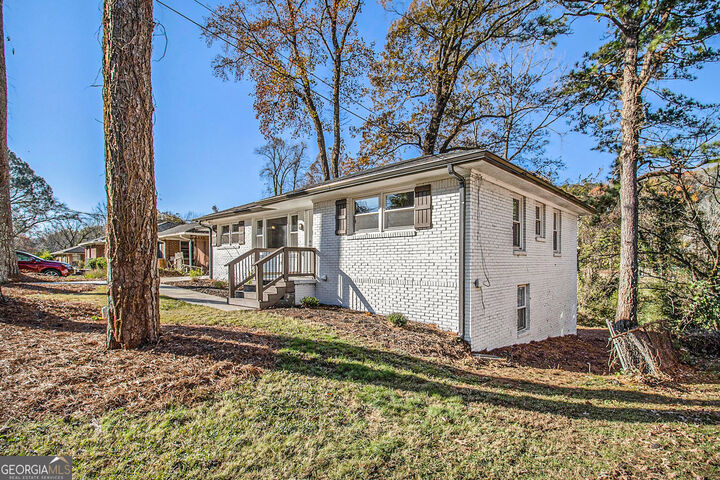 Property Photo: 1723 Capistrana Place GA 30032