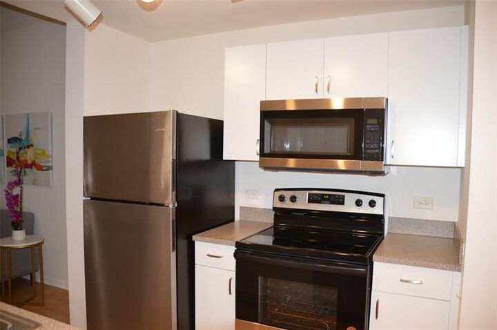 Property Photo: 533 NE 3rd Ave 141 FL 33301