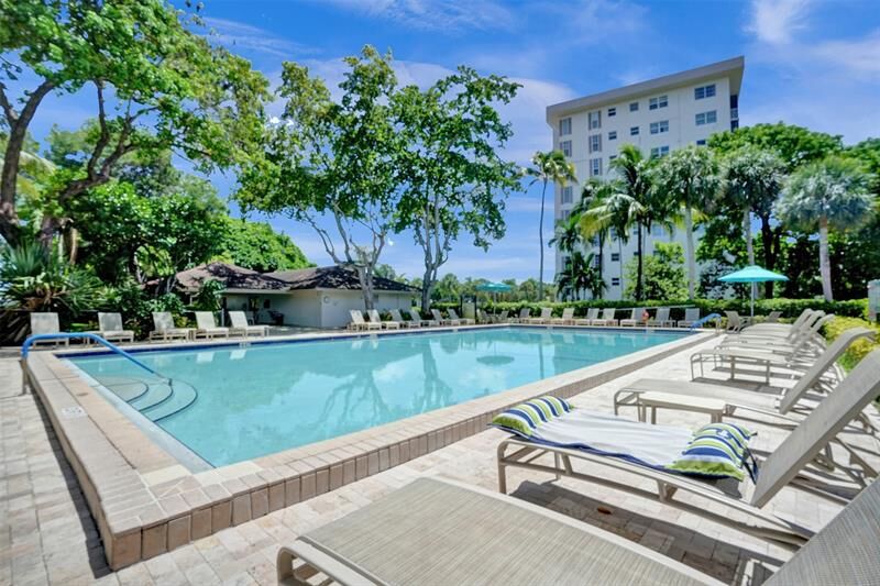 Property Photo: 3250 N Palm Aire Dr 607 FL 33069