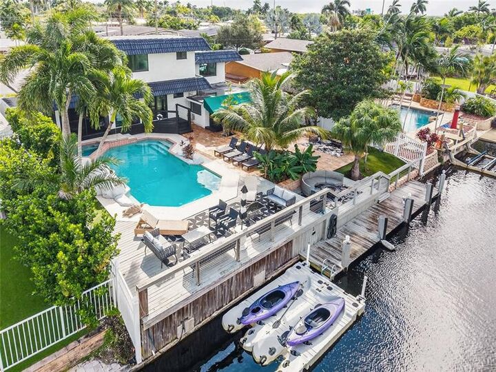 Property Photo: 2625 Nassau Ln FL 33312