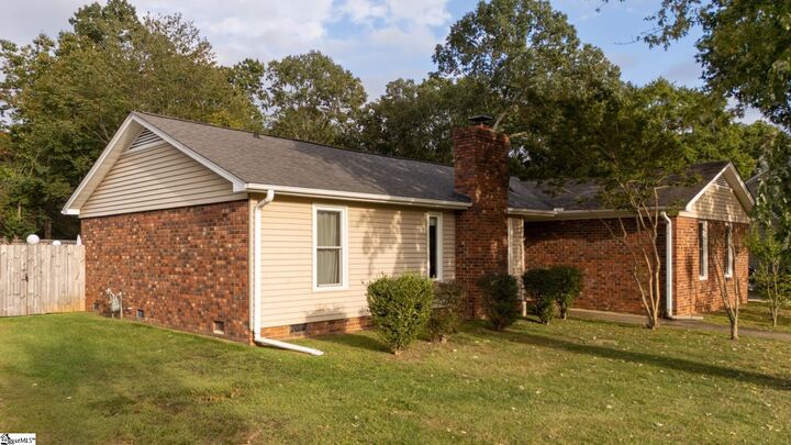 Property Photo: 209 Governors Square SC 29650