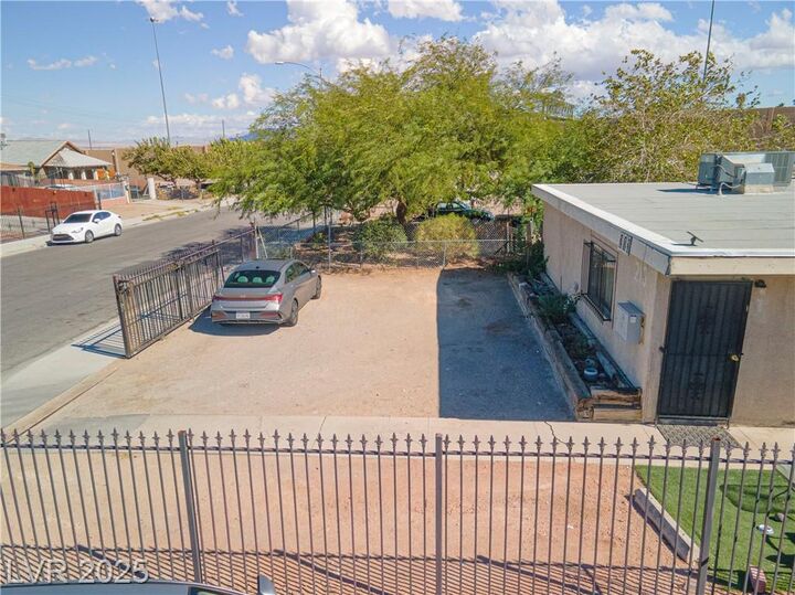 Property Photo: 213 Jefferson Avenue NV 89106