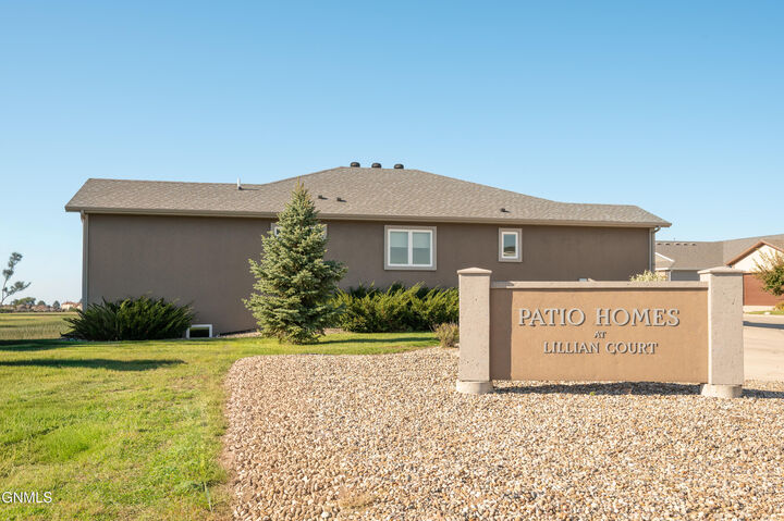 3905 Lillian Court  Mandan ND 58554 photo