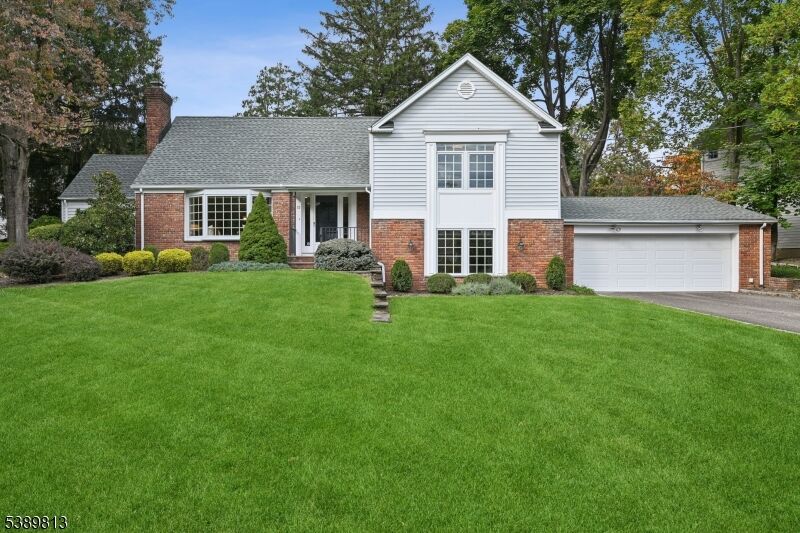 Property Photo: 15 East Dr NJ 07039