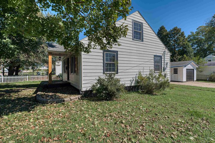 Property Photo: 1002 Earl Street KY 42420