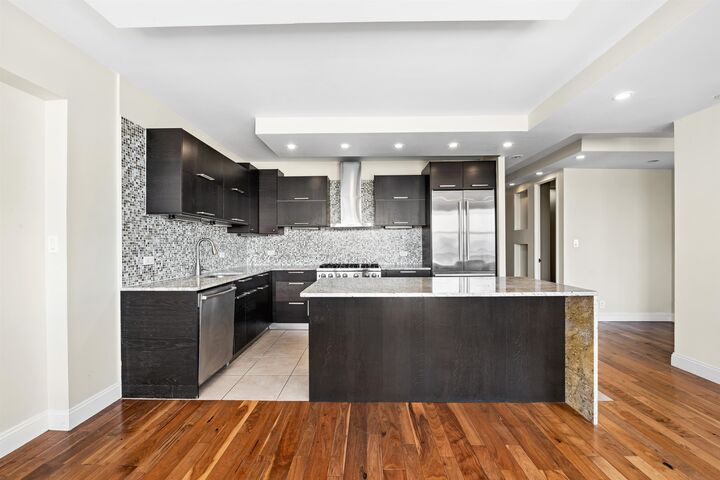 Property Photo: 7002 Blvd East Ph 43B NJ 07093