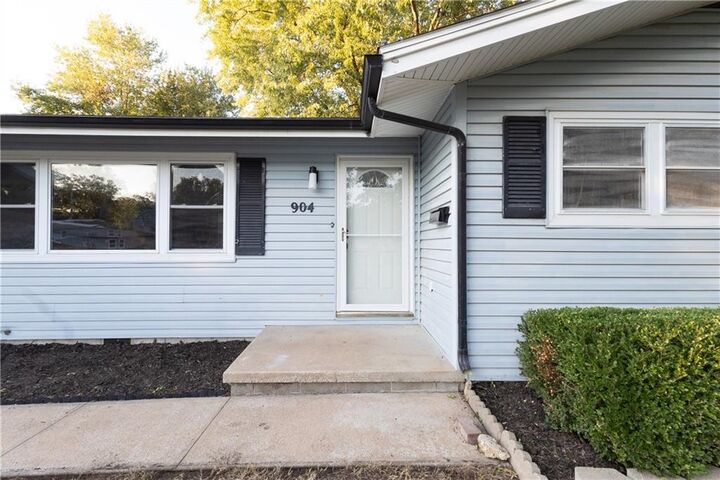Property Photo: 904 E 3rd Street KS 67335