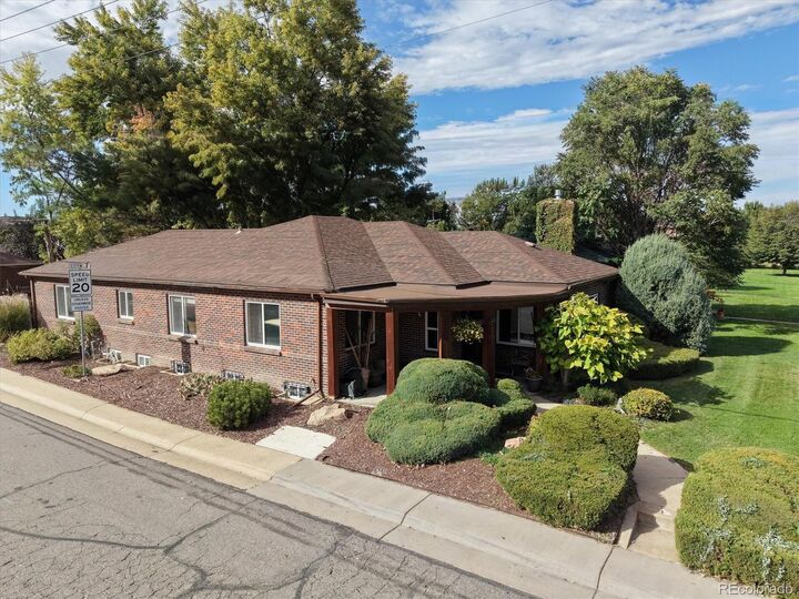 Property Photo:  2901 Monaco Pkwy  CO 80207 