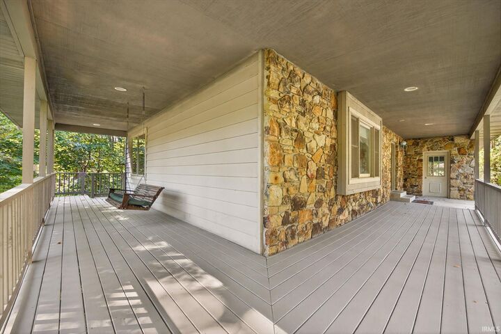 Property Photo:  2542 S Spicewood Lane  IN 47401-4343 