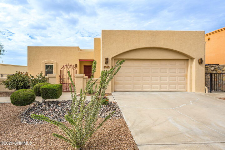 Property Photo: 2729 Coventry Road NM 88011