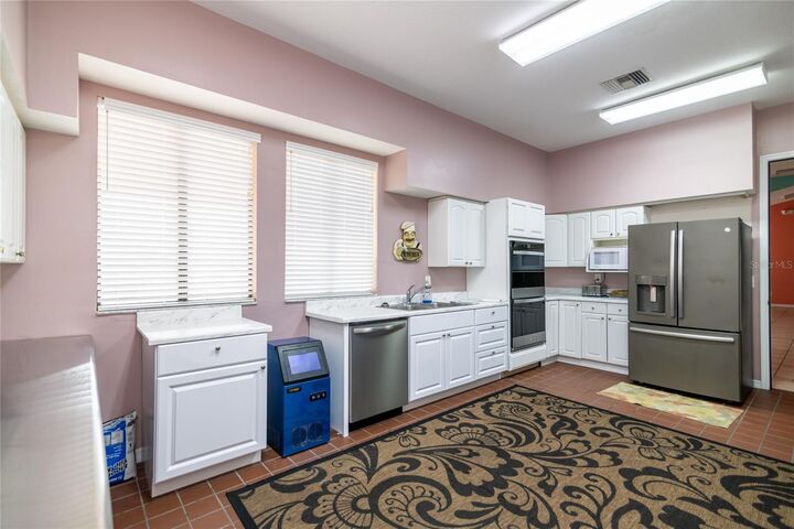 Property Photo: 9403 Star Gazer Lane FL 33578