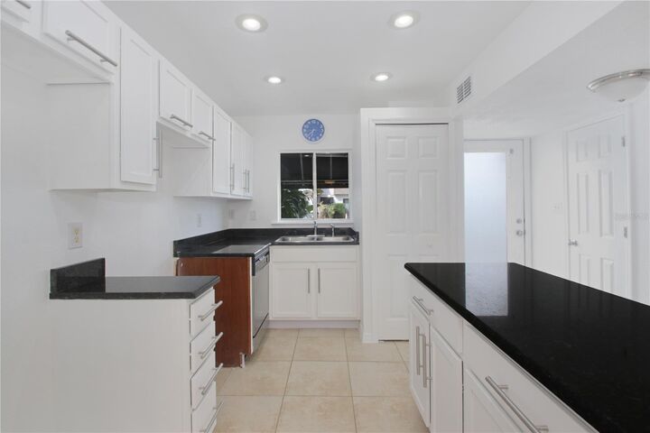 Property Photo: 1946 Conway Road 4 FL 32812