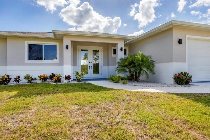 Property Photo: 14065 Paris Lane FL 33981
