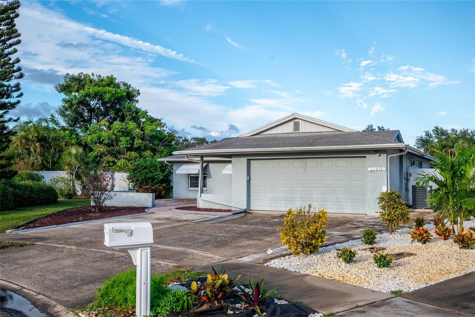 Property Photo:  11277 Sol Vista Drive  FL 33774 