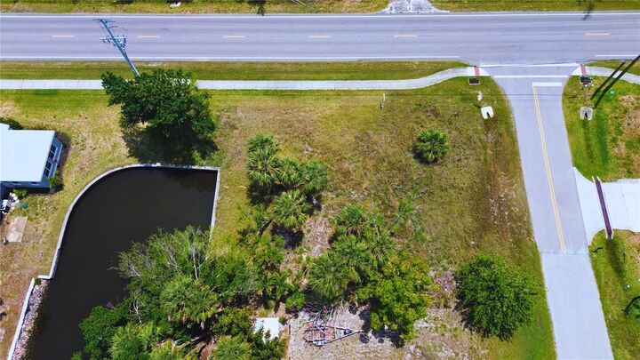 Property Photo: 3128 Banyan Way FL 33950