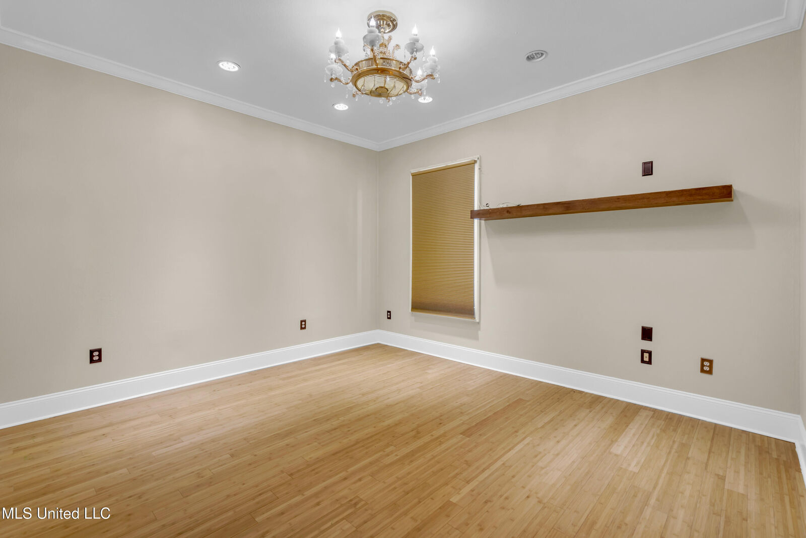 Property Photo: 4640 W Beach Boulevard MS 39501