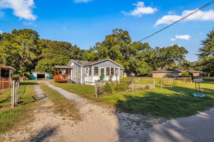 Property Photo: 2305 Roberts Avenue MS 39501
