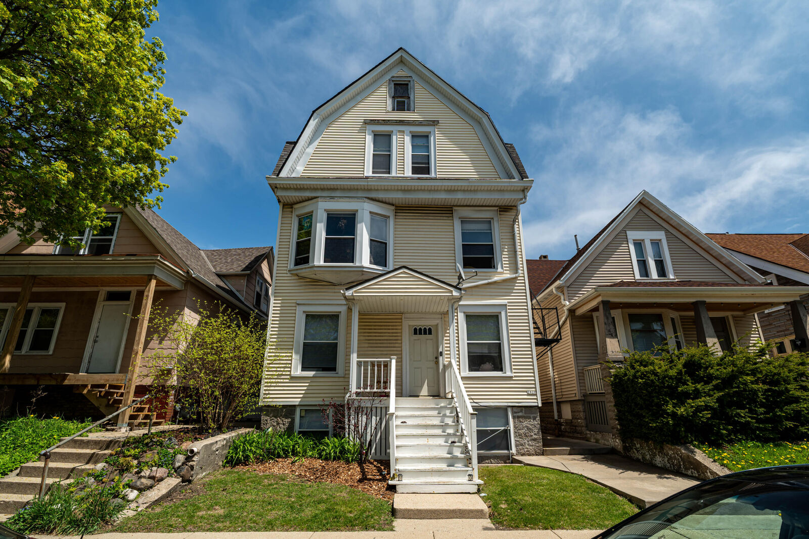 Property Photo: 2828 N Fratney St WI 53212