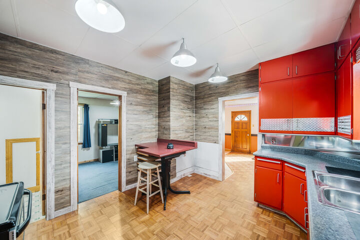 Property Photo:  3742 Enterprise Dr  WI 53083 