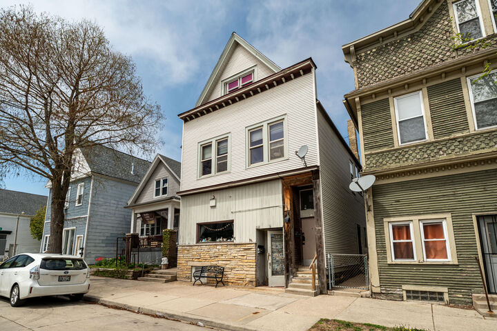 Property Photo: 808 E Clarke St 810 WI 53212