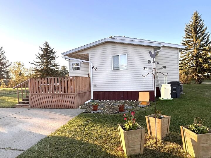 Property Photo: 405 31st Ave SE Lot 62 ND 58701