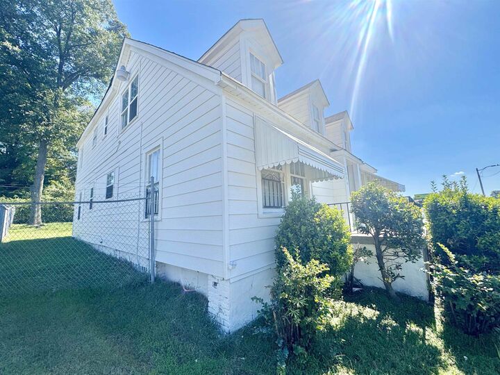Property Photo: 1086 S Bellevue Blvd TN 38106