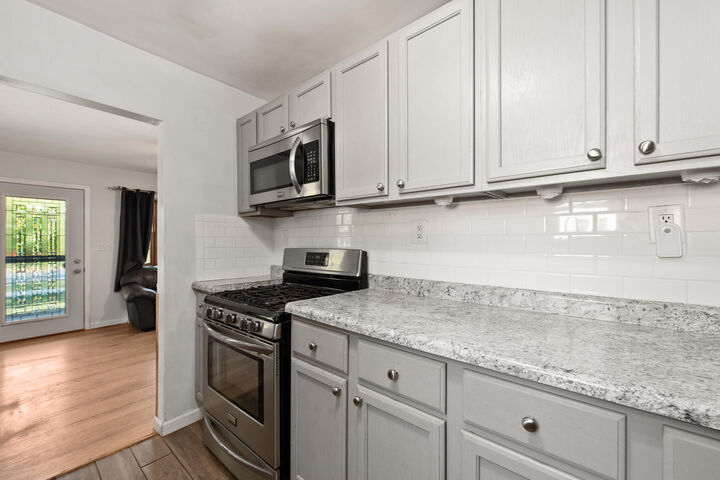 Property Photo: 85 Doremus Avenue MI 48328