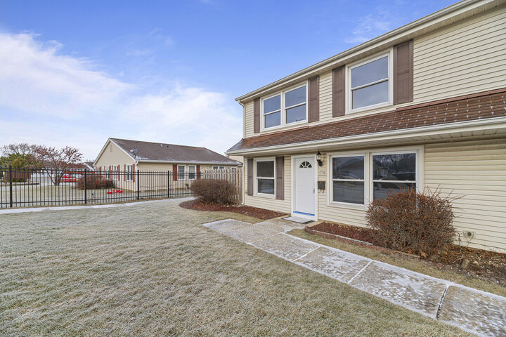 Property Photo: 1996 Hancock Drive IL 60169