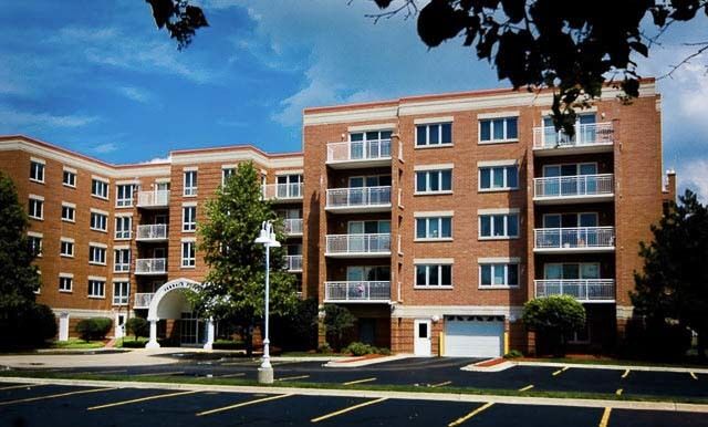Property Photo:  4655 N Cumberland Avenue 502  IL 60706